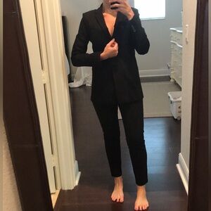 Banana Republic Black Blazer. Size 6 (Small/Medium)